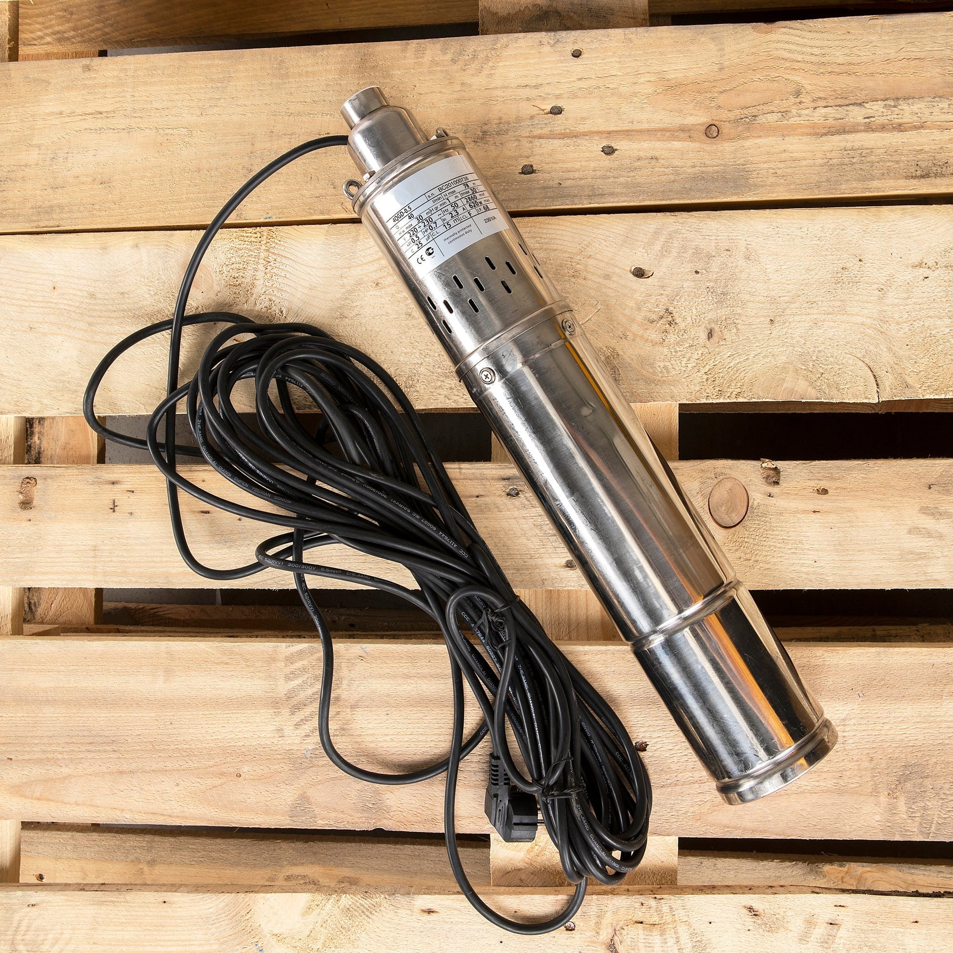 SCULESCU.RO Kit Hidrofor 24L cu pompa apa submersibila 0.5KW, 78m, 2.4m3/Ora, Liderman-Maxima 4QGD-0.5, Sistem premium complet, POZA 3