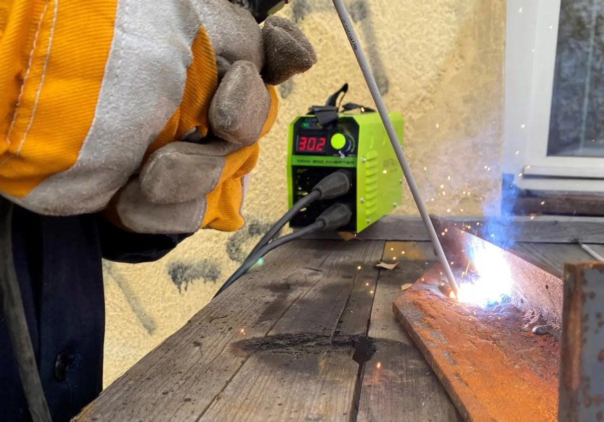 Aparat de sudura KRAFTMEN 300A-MMA, Culoare Verde, Accesorii incluse-13