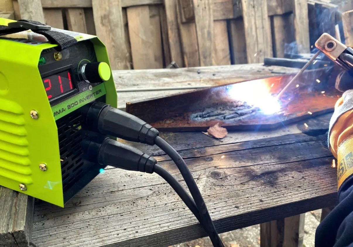 Set Profesional Sudura: Aparat Sudura KRAFTMEN, MMA 300A, Masca Automata si Accesorii incluse-9